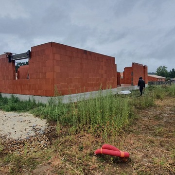 Création des murs porteurs en brique isolés