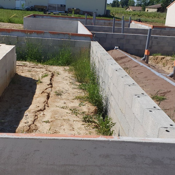 mise en place du réseaux des eaux usée sur le chantier de construction d'une maison individuelle à Bayon sur Gironde